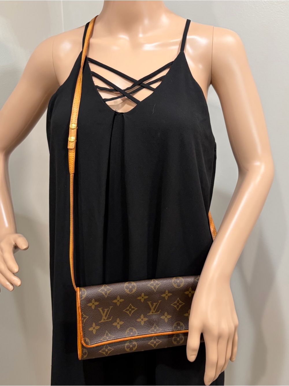 #110 LOUIS VUITTON Twin GM